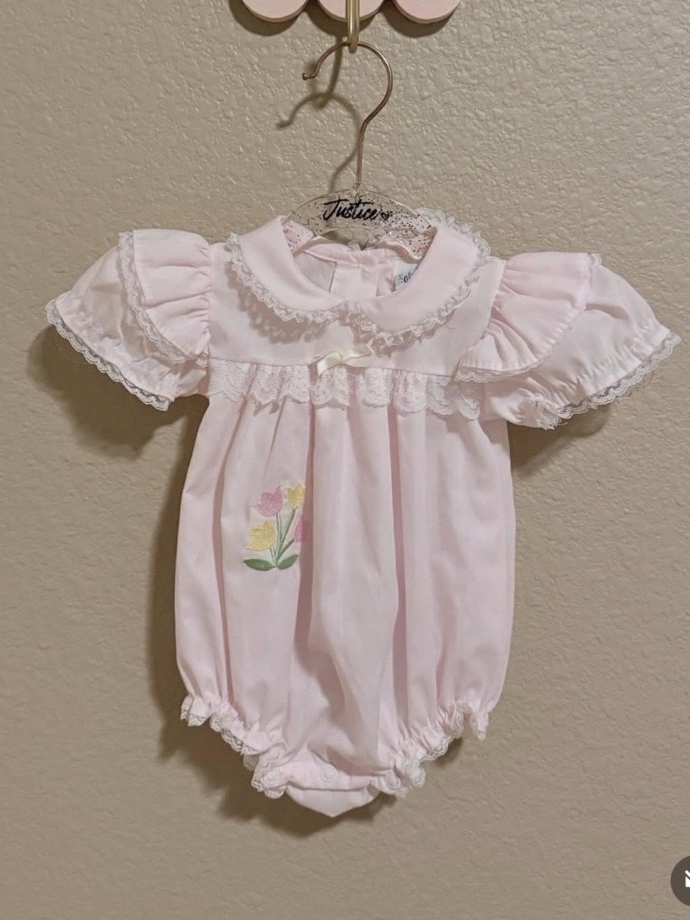 Vtg. ALEXIS PINK LACEY BUBBLE
ROMPER EMBROIDERED TULIPS Baby Size 9 months
